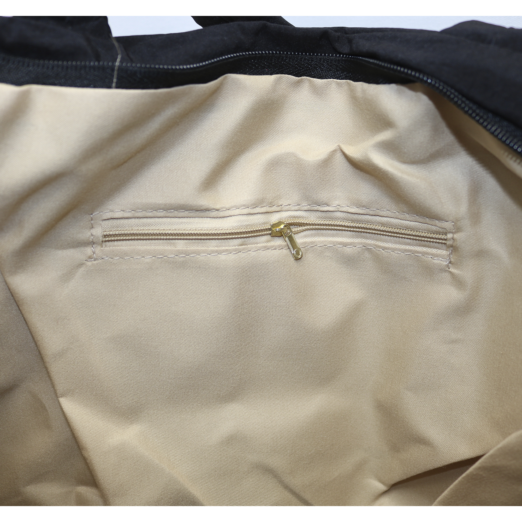 Tote bag puffer con boton negro