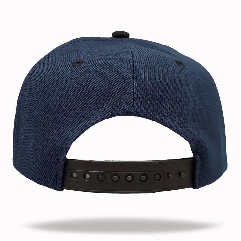 GORRA ACRILICA CON VISERA PLANA COMBINADA