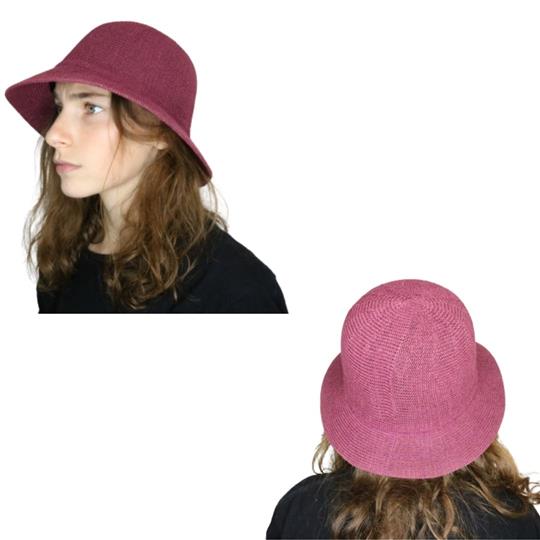 Sombrero capelina de adulto en hilo con ala corta.