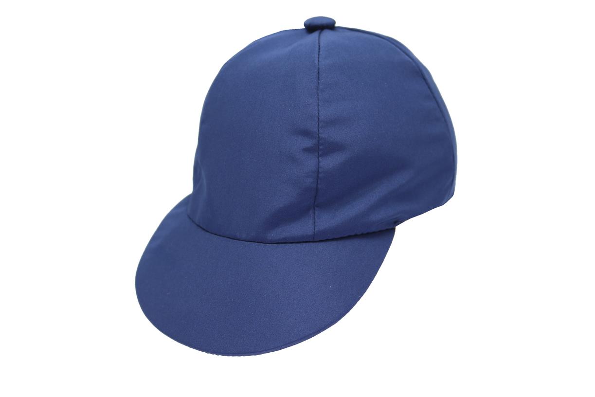 GORRA DE BEBE EN POLIESTER Y ALGODON