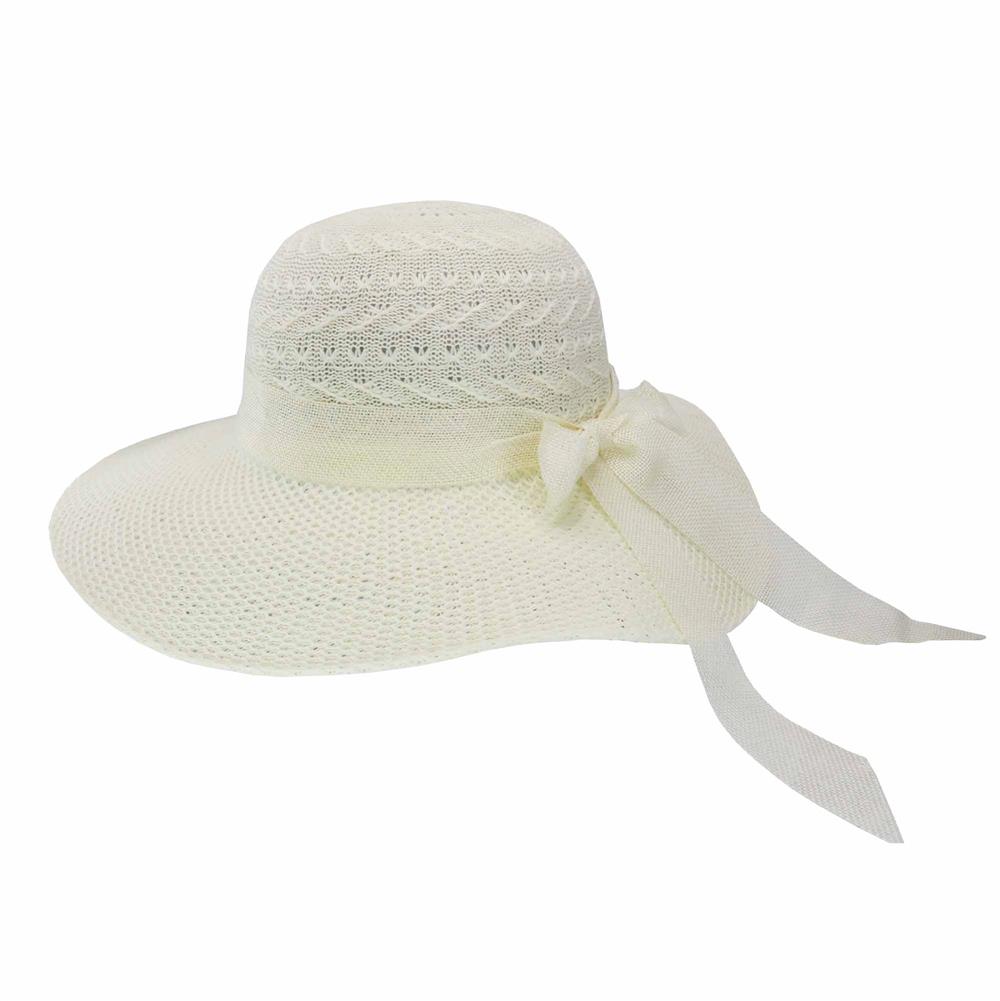 Sombrero capelina ala ancha con cinta.