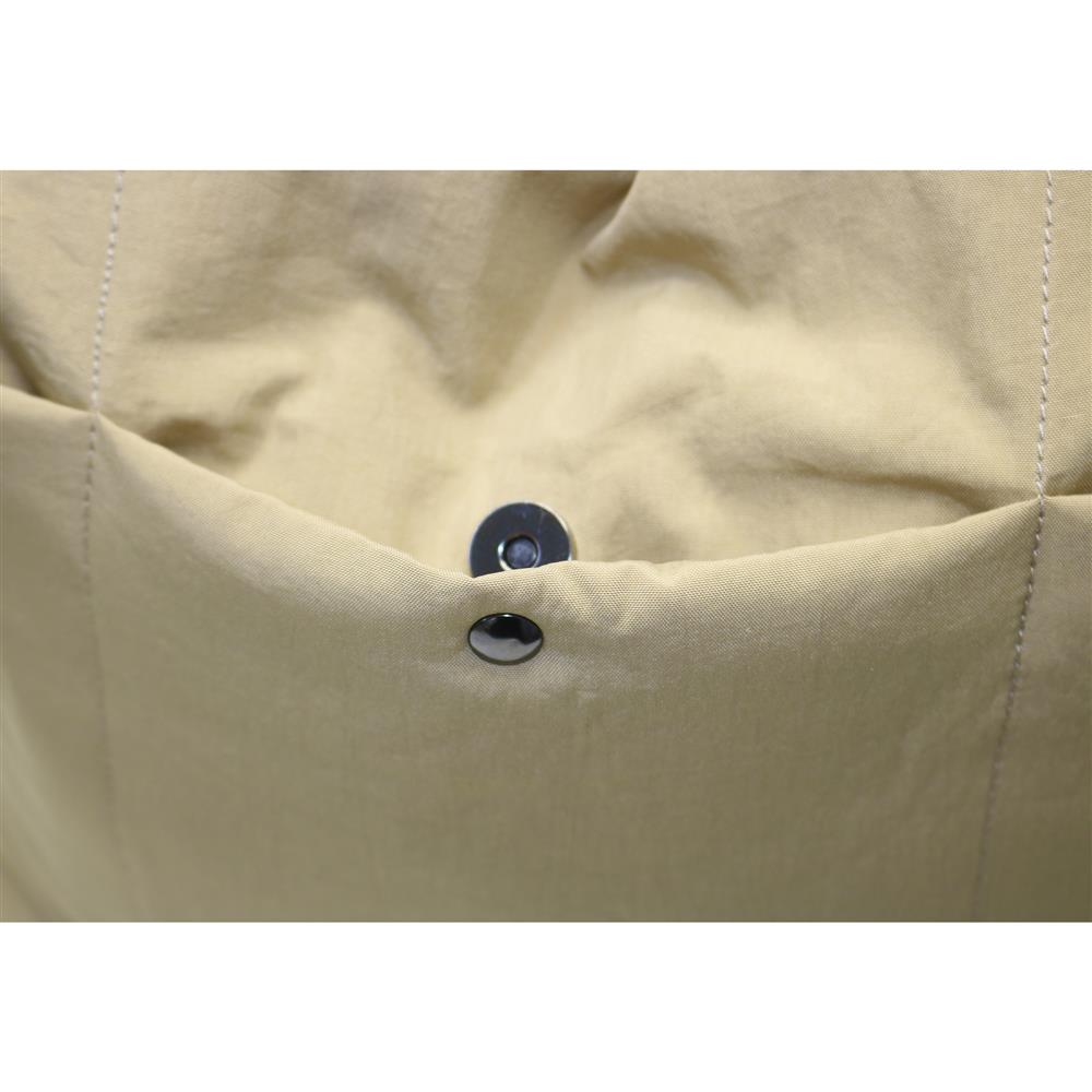 Tote bag puffer con boton caqui