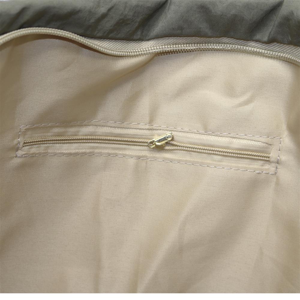 Tote bag puffer con boton verde